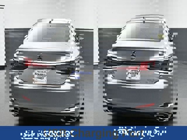 Used 2022 Lexus ES 350 Ultra Luxury w/ Accessory Package FWD image 11