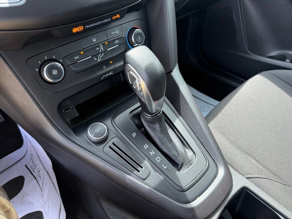 Certified 2017 Ford Focus SE FWD image 25