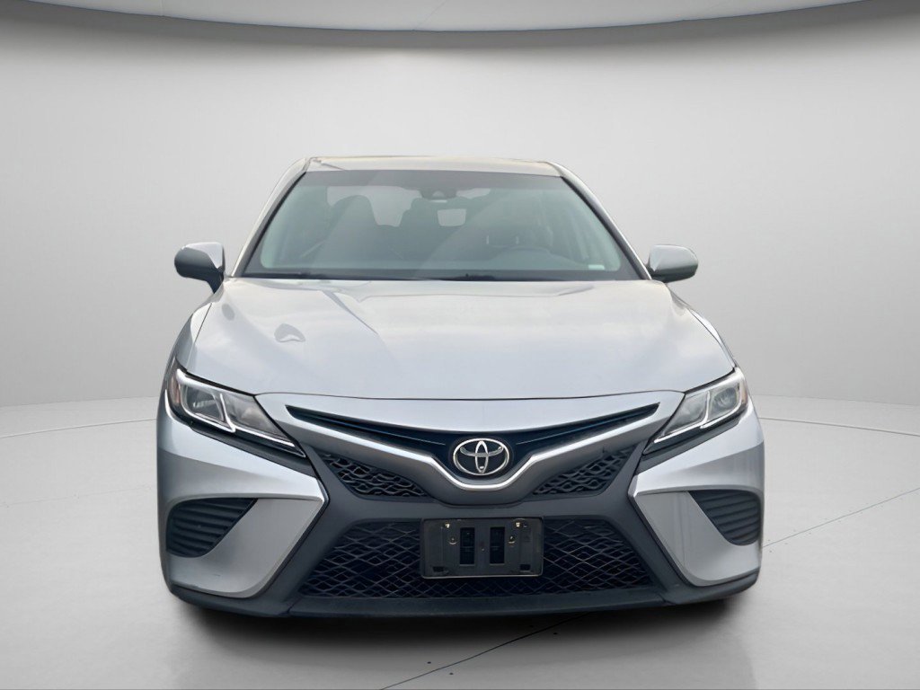 Used 2020 Toyota Camry SE image 11