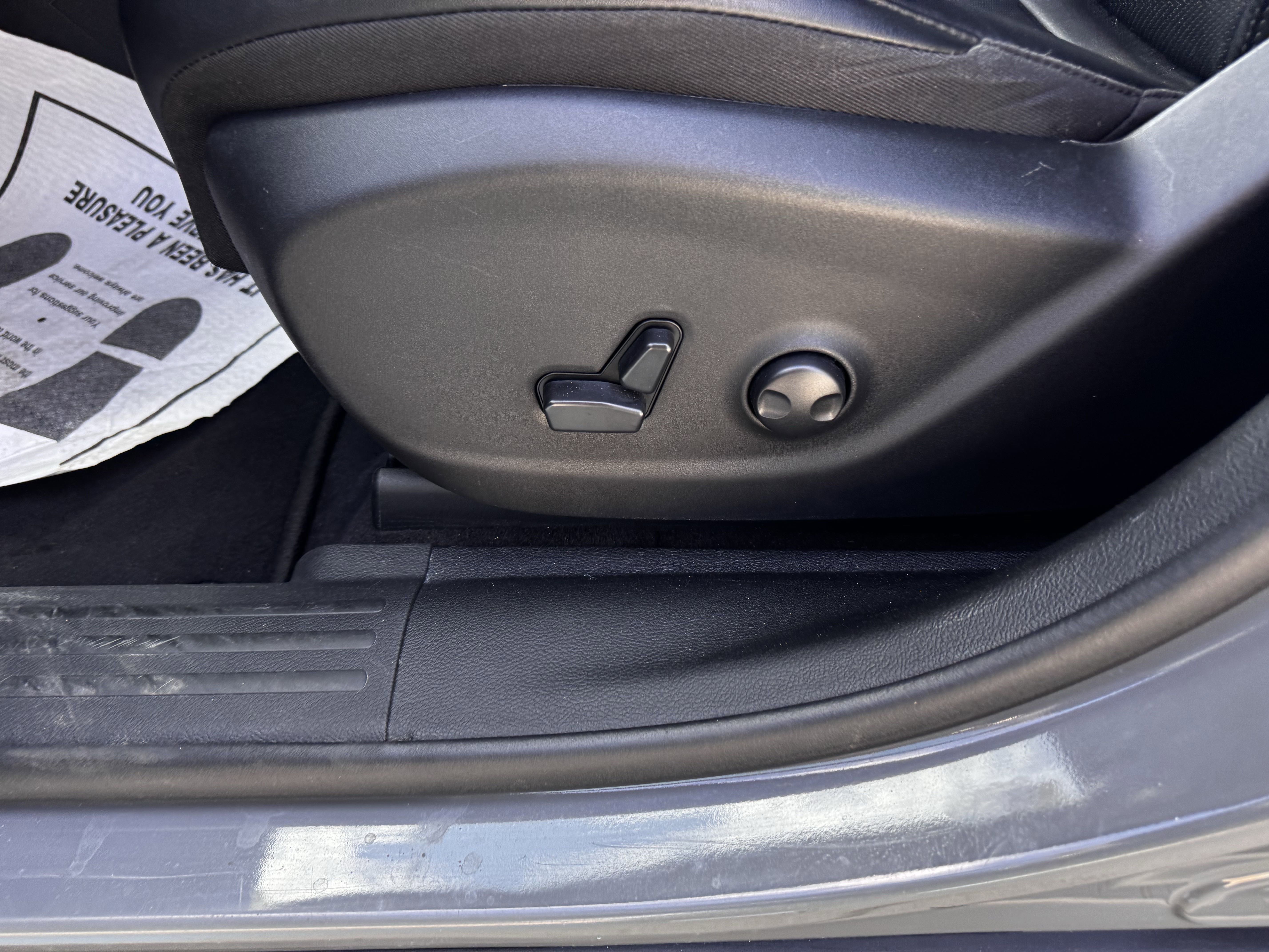 Used 2023 Jeep Cherokee Altitude Lux image 10