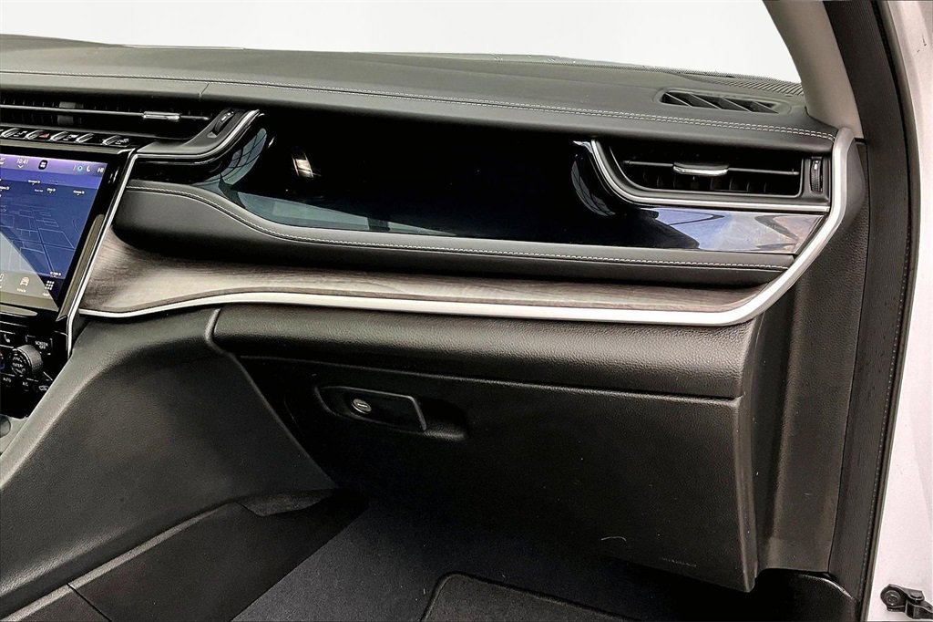 Used 2022 Jeep Grand Cherokee Limited 4xe image 17