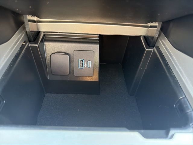 Certified 2022 Ford Explorer XLT w/ Equipment Group 202A image 37