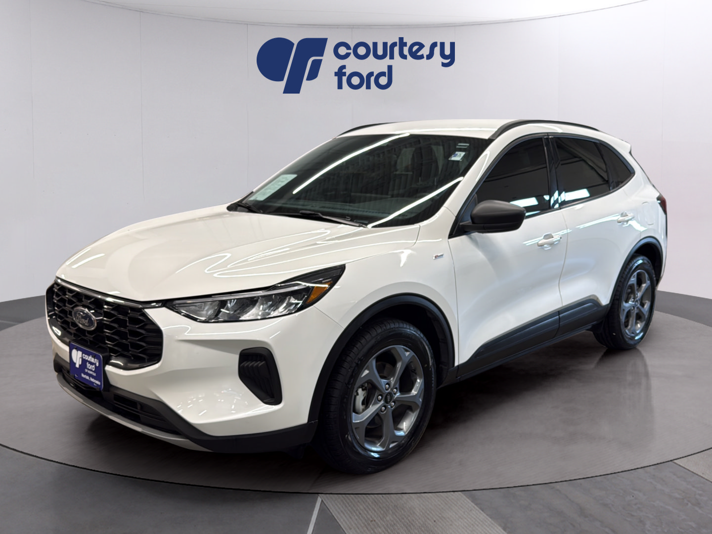 Certified 2025 Ford Escape ST-Line w/ Tech Pack #1 AWD/4WD image 3