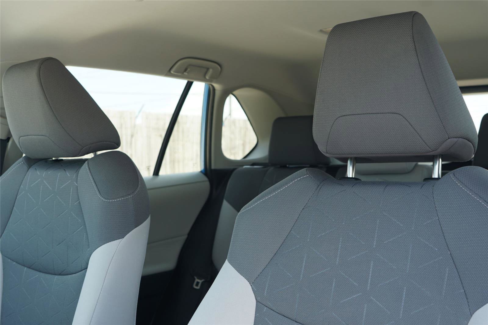 Used 2020 Toyota RAV4 XLE FWD image 11