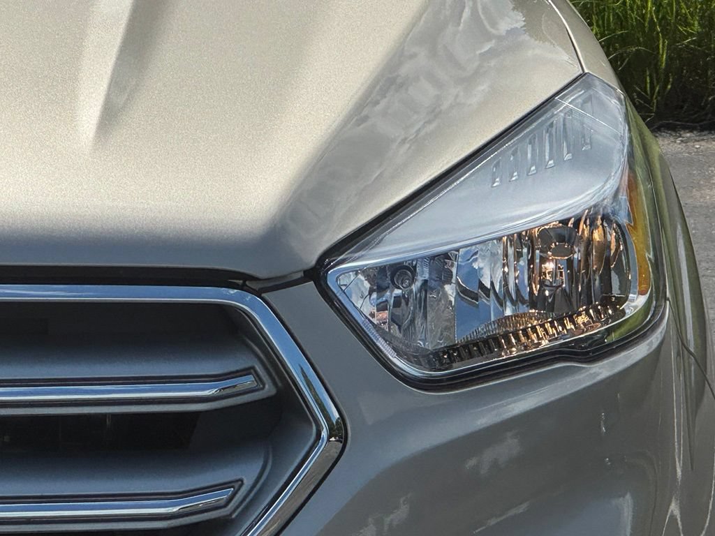 Certified 2018 Ford Escape SE FWD image 5