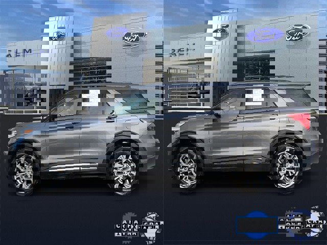 Certified 2022 Ford Explorer XLT w/ Equipment Group 202A image 5