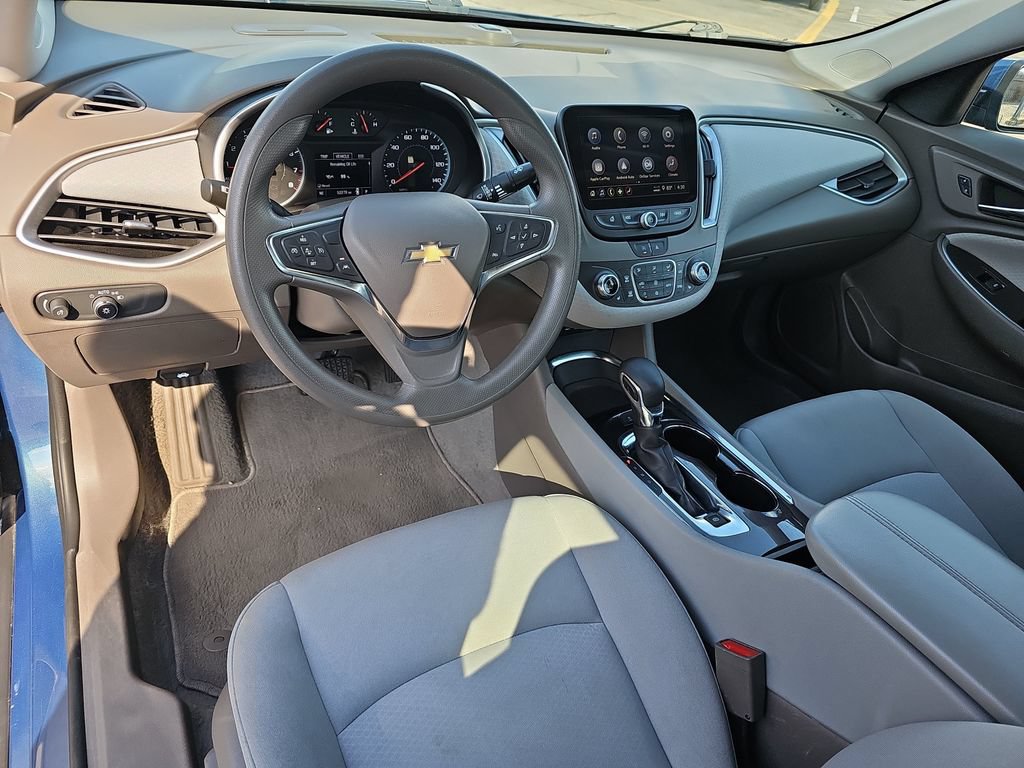 Used 2025 Chevrolet Malibu LT FWD image 16