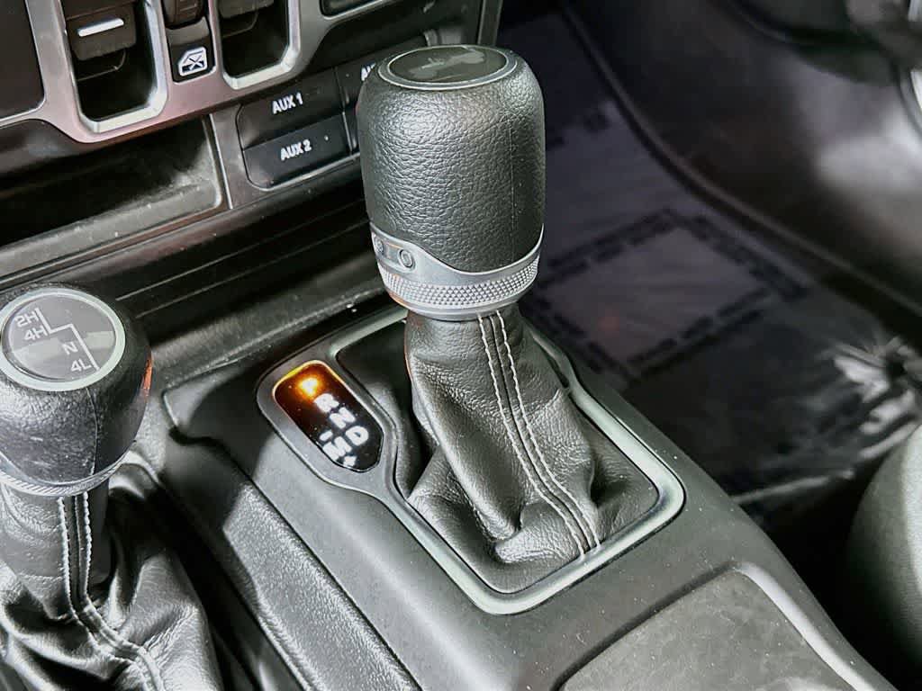 Used 2023 Jeep Wrangler Unlimited Sahara w/ Cold Weather Group AWD/4WD image 19