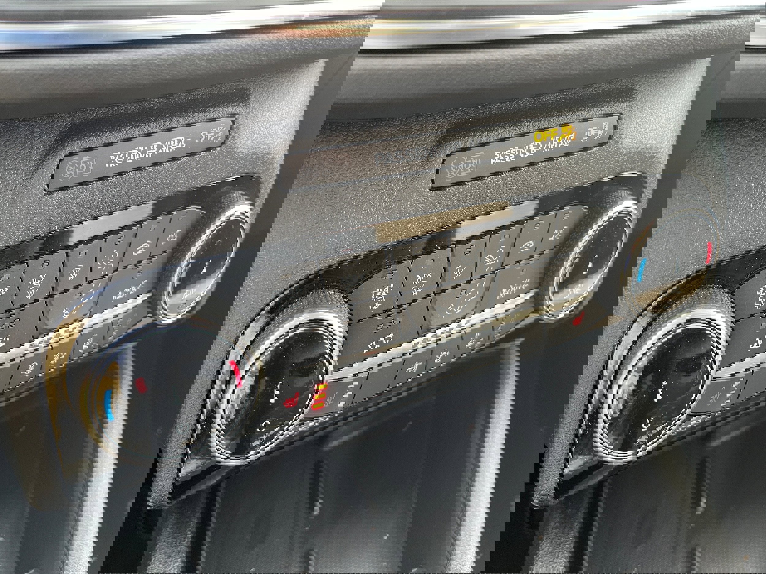 Certified 2022 Ford Escape Titanium w/ Titanium Elite Package image 18