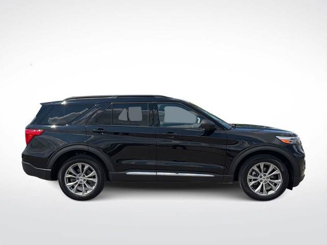 Certified 2023 Ford Explorer XLT w/ Equipment Group 202A AWD/4WD image 9