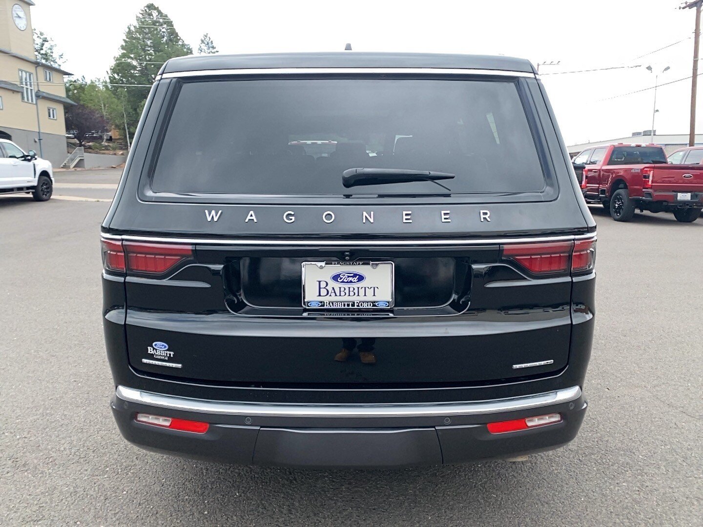 Used 2022 Jeep Wagoneer Series II w/ Premium Group I AWD/4WD image 7