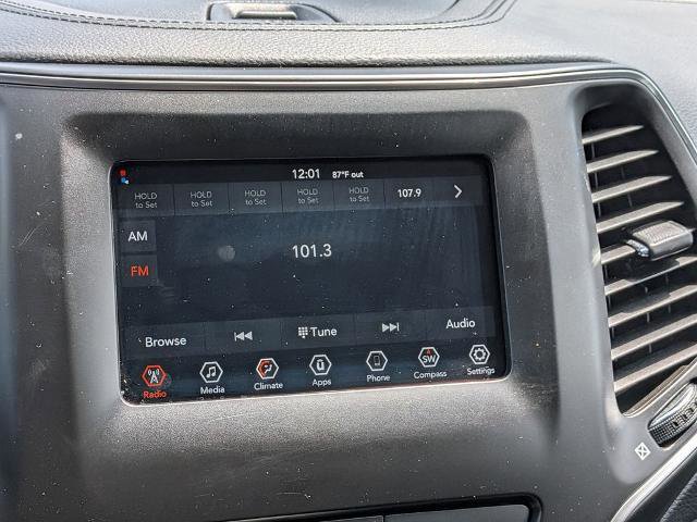 Used 2019 Jeep Cherokee Latitude w/ Popular Appearance Group FWD image 17