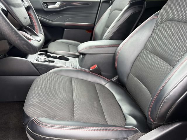 Certified 2025 Ford Escape ST-Line Select AWD/4WD image 19