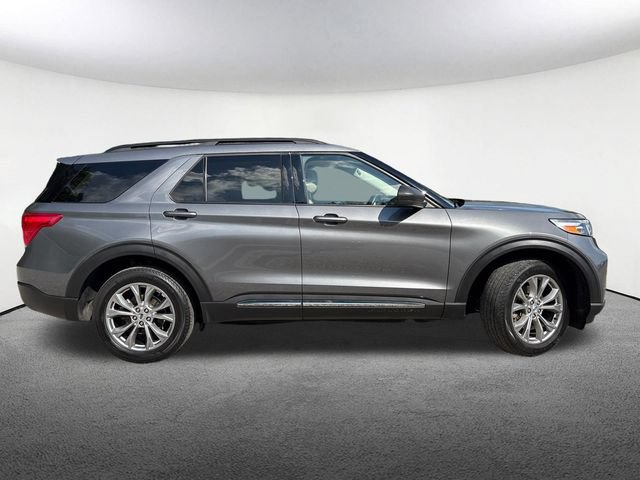 Certified 2023 Ford Explorer XLT w/ Equipment Group 202A AWD/4WD image 18