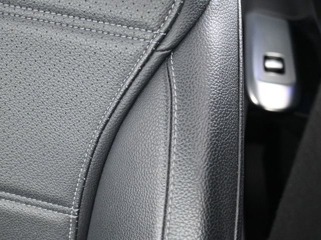 Used 2024 Mercedes-Benz GLC 300 image 11