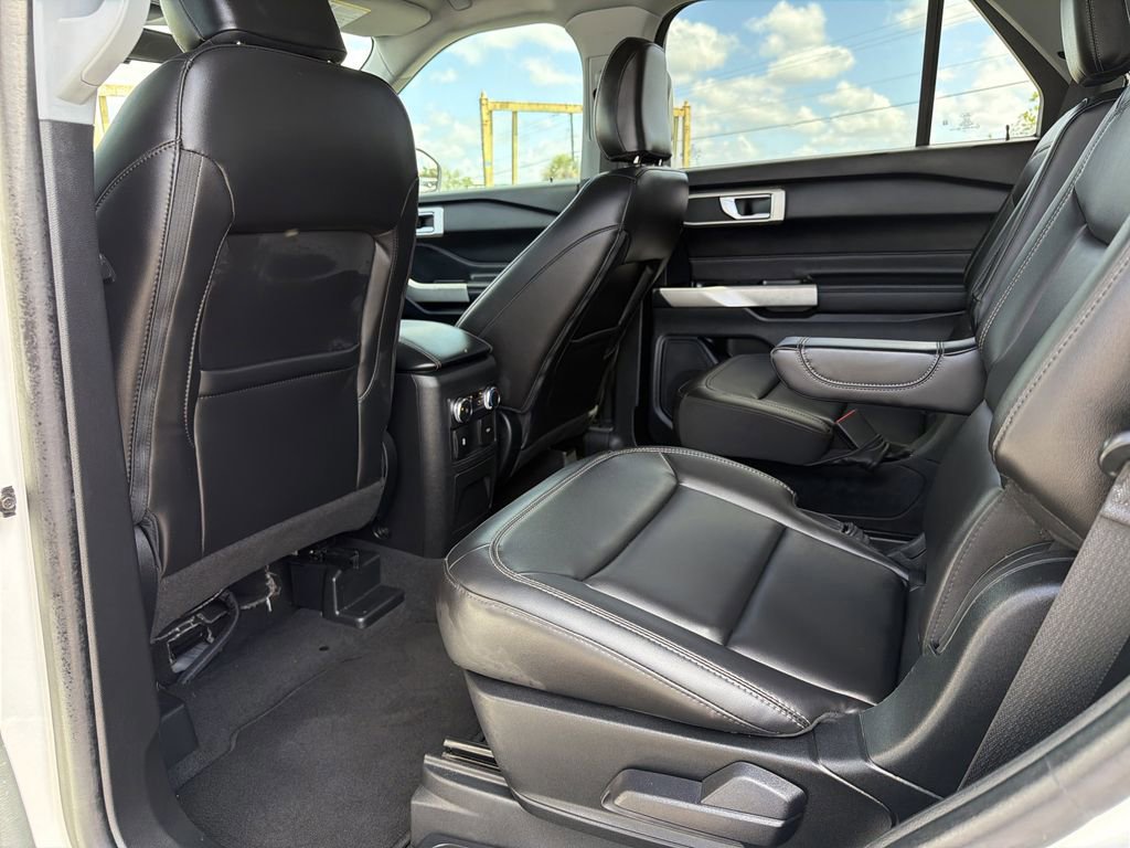 Certified 2022 Ford Explorer XLT w/ Equipment Group 202A image 16