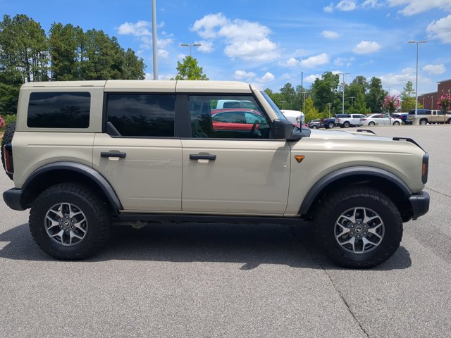 Certified 2025 Ford Bronco Badlands AWD/4WD image 3