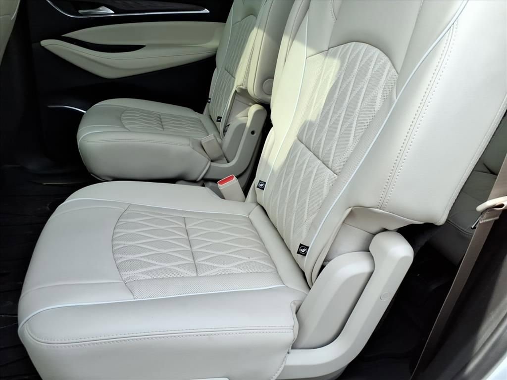 Used 2022 Buick Enclave Avenir w/ Avenir Technology Package AWD/4WD image 11