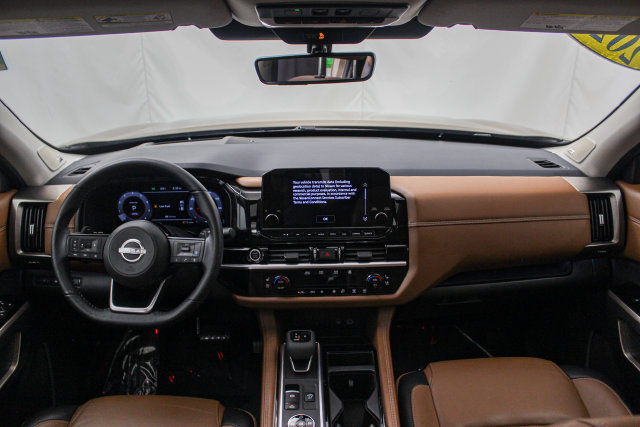 Used 2024 Nissan Pathfinder Platinum w/ Lighting Package (N93) AWD/4WD image 20