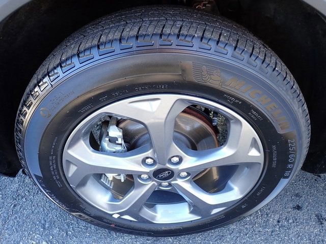 Certified 2025 Ford Escape ST-Line Select AWD/4WD image 12