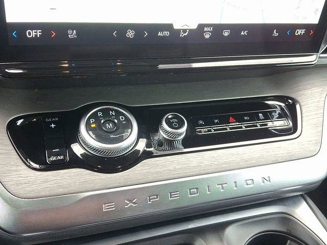 Certified 2025 Ford Expedition Max Platinum image 14