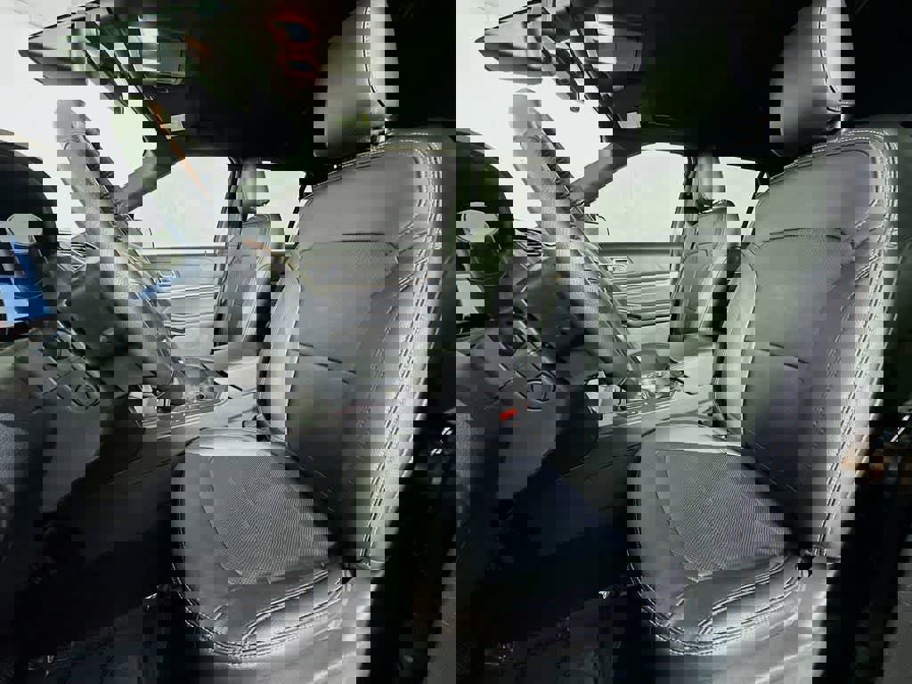 Certified 2019 Ford Explorer Limited w/ Ford Safe & Smart Package image 13