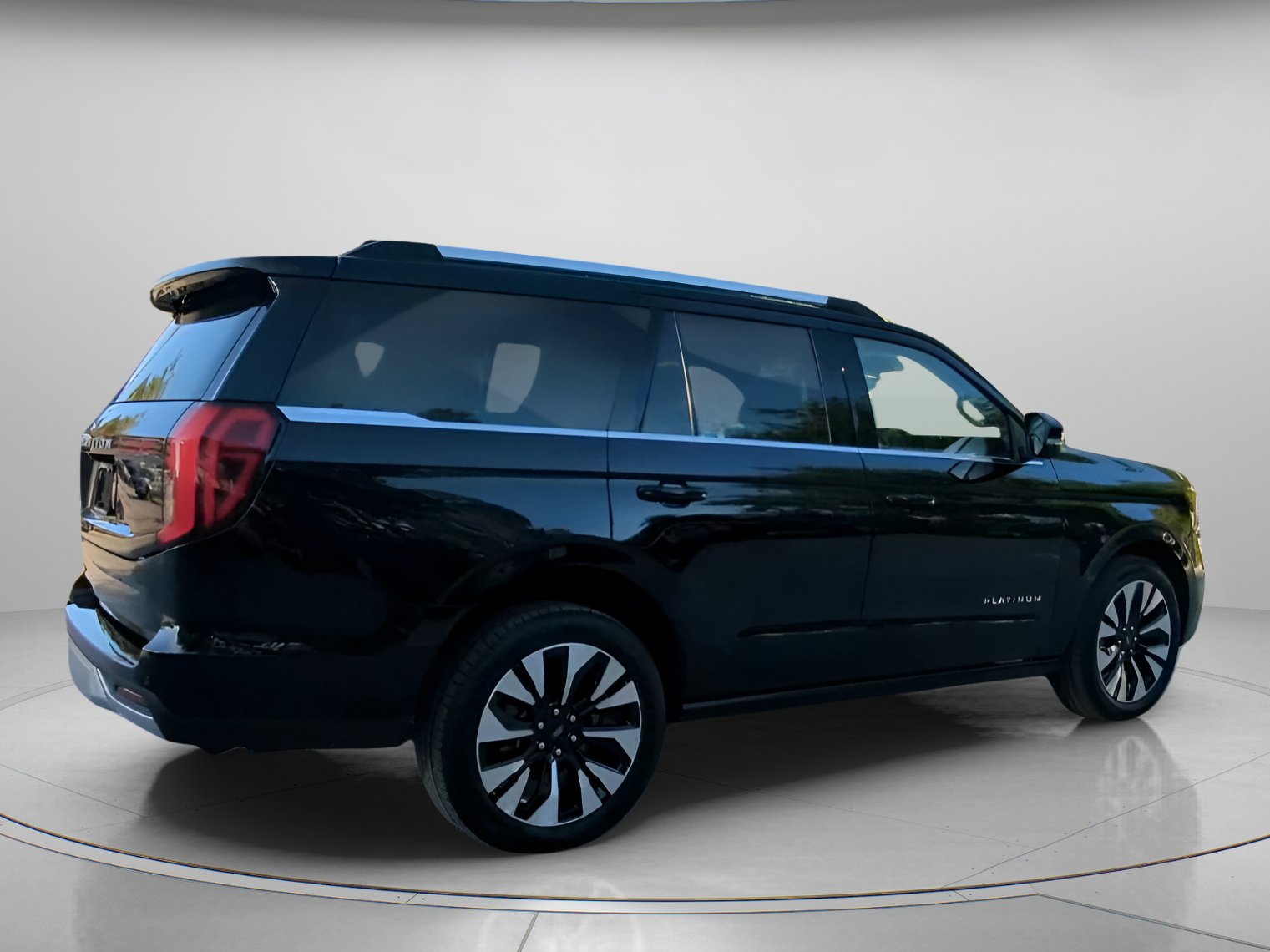 Certified 2025 Ford Expedition Platinum w/ Driver's Package AWD/4WD image 29