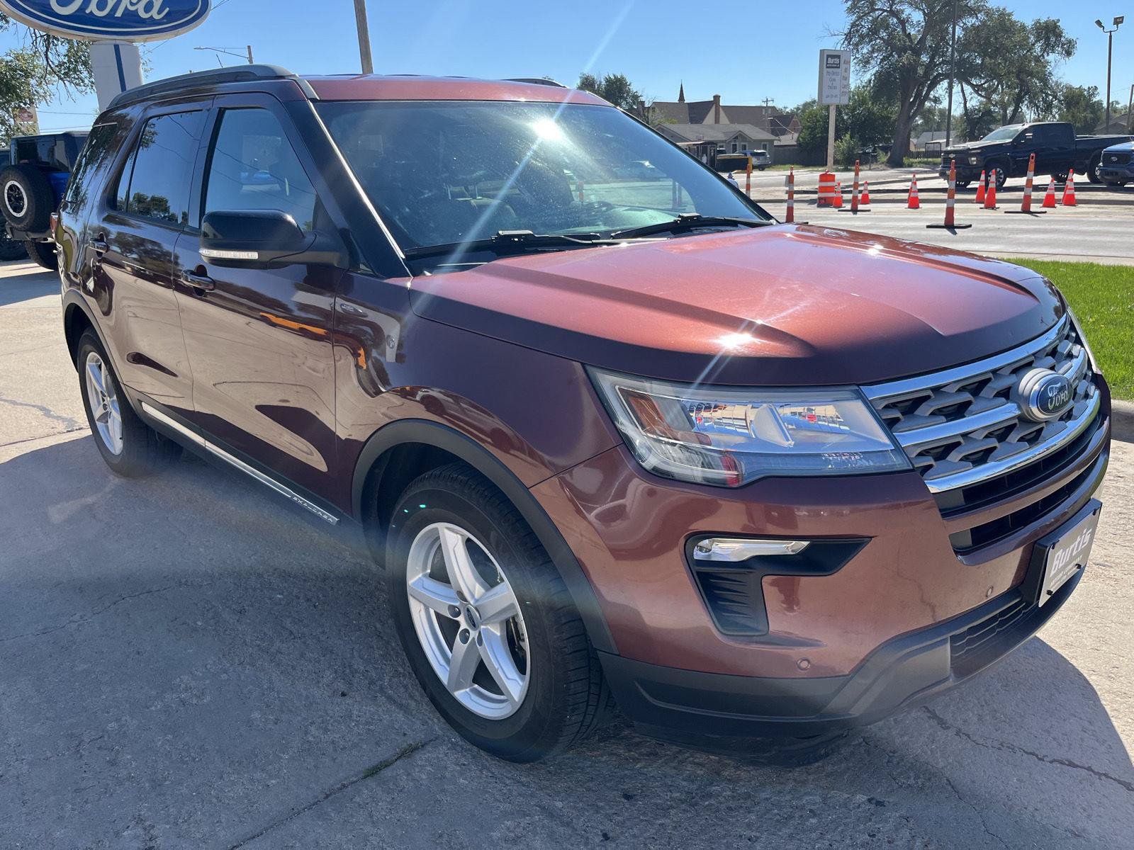 Certified 2018 Ford Explorer XLT w/ Equipment Group 201A FWD image 4