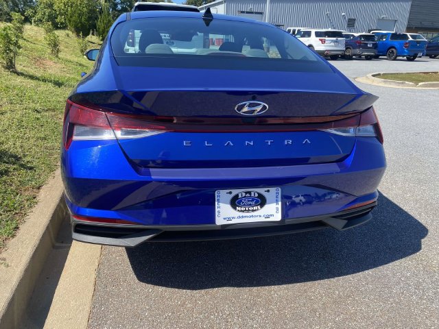 Used 2023 Hyundai Elantra SEL FWD image 6