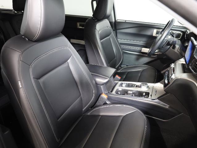 Certified 2021 Ford Explorer XLT w/ Equipment Group 202A AWD/4WD image 9