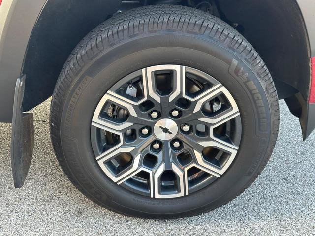 Used 2023 Chevrolet Colorado Z71 w/ Z71 Convenience Package 2 AWD/4WD image 7