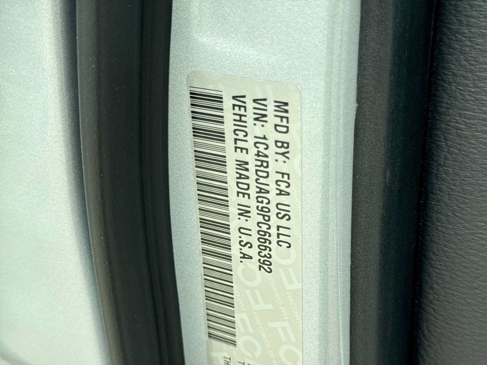 Used 2023 Dodge Durango SXT w/ SXT Blacktop Group AWD/4WD image 38