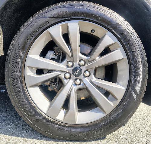 Certified 2021 Ford Explorer XLT w/ Equipment Group 202A AWD/4WD image 9