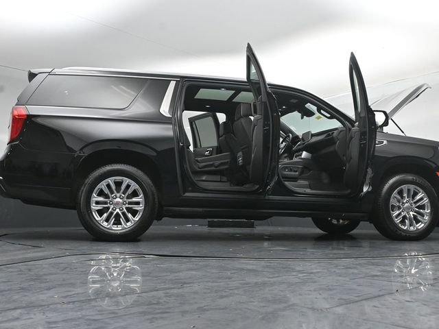 Used 2023 GMC Yukon XL SLT w/ SLT Premium Package AWD/4WD image 53