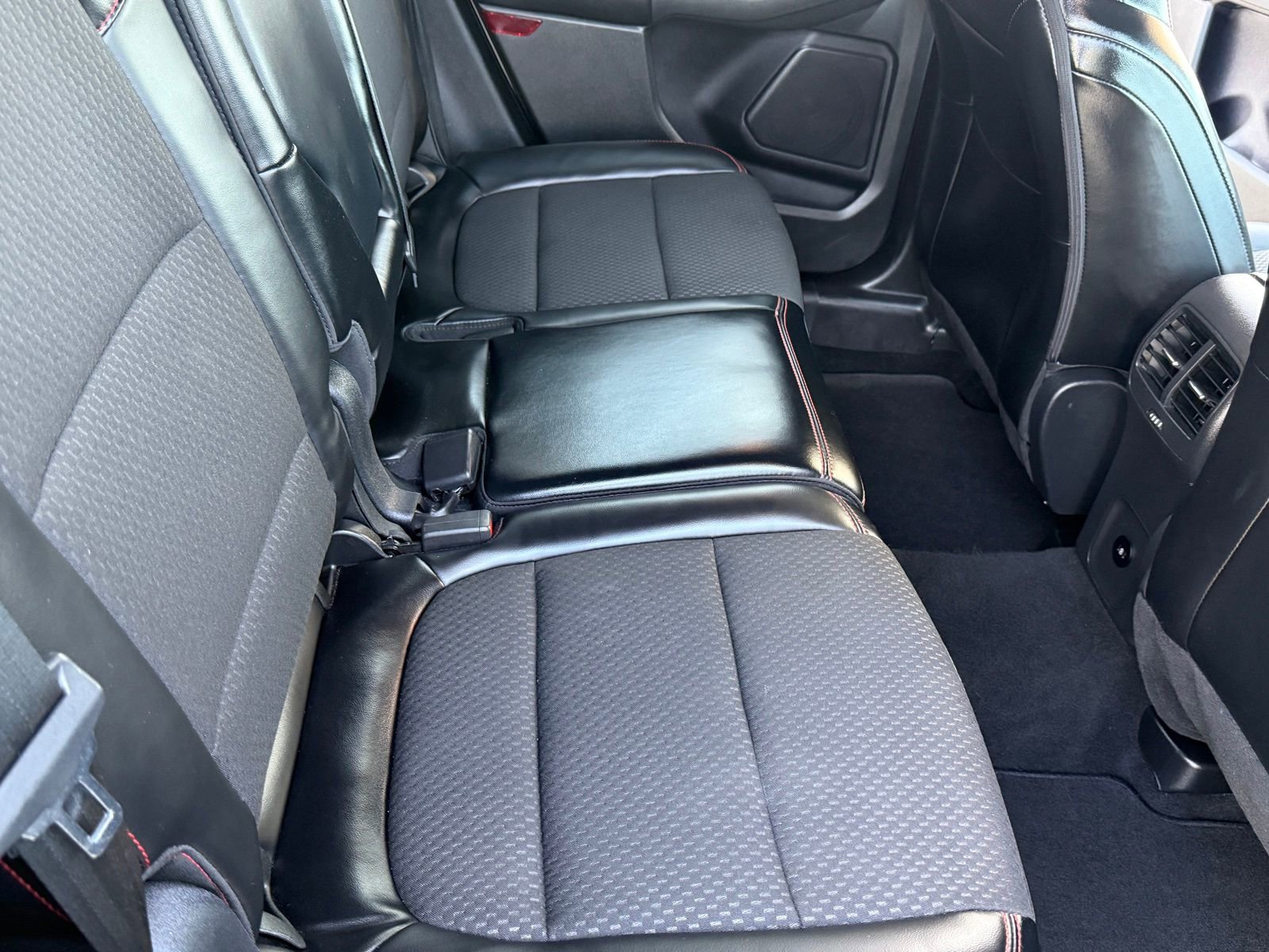 Certified 2024 Ford Escape ST-Line w/ Cold Weather Package image 19