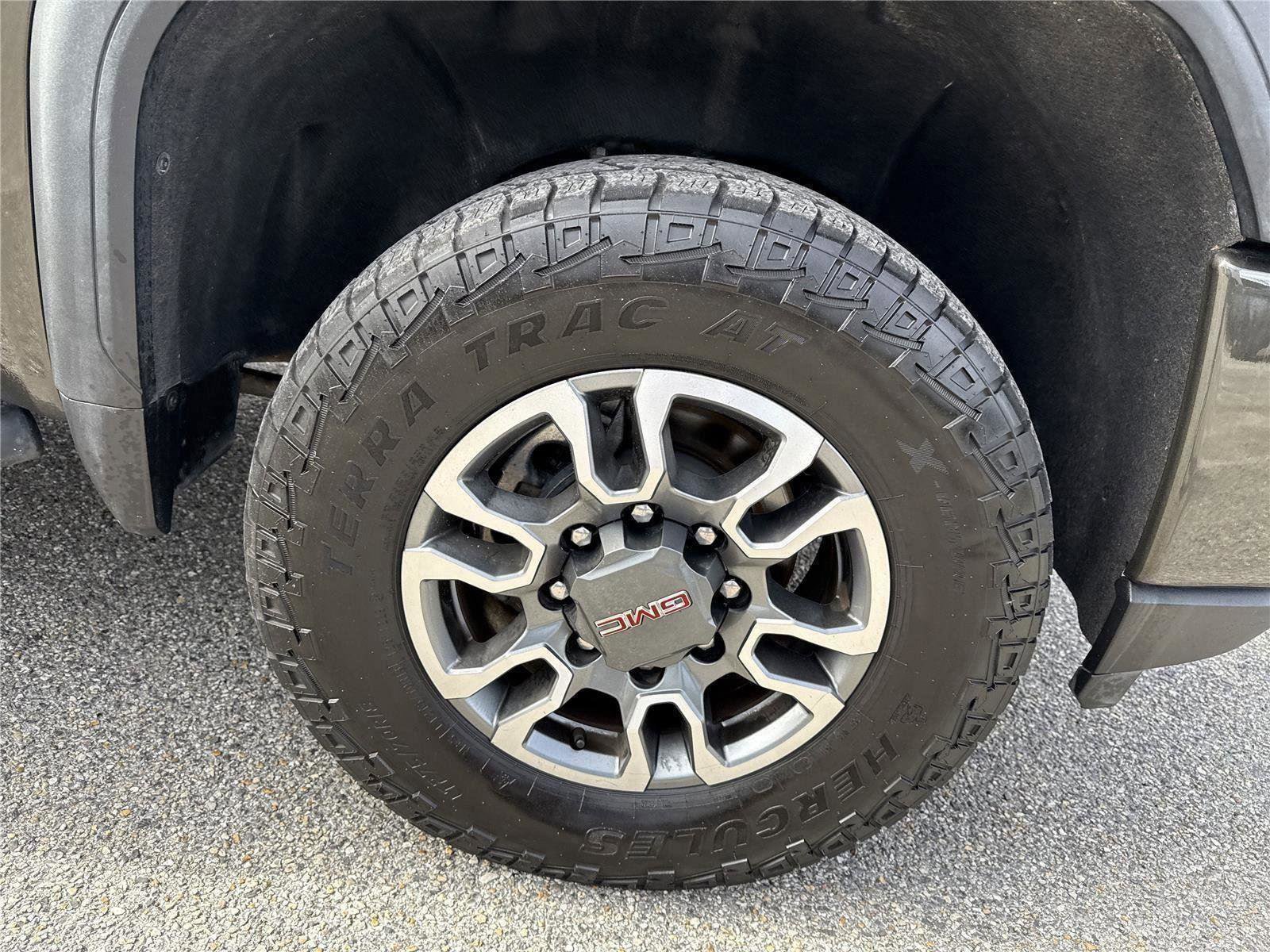 Used 2023 GMC Sierra 2500 AT4 image 17