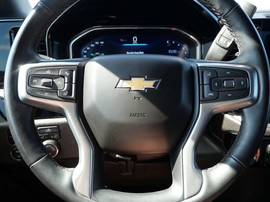 Used 2025 Chevrolet Silverado 1500 LT AWD/4WD image 18