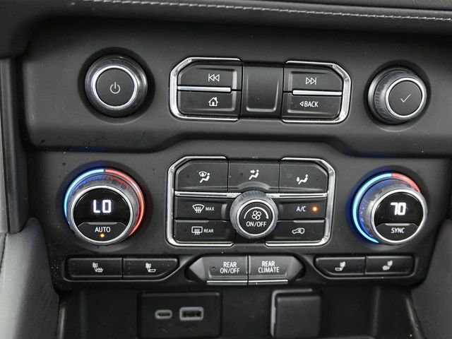 Used 2023 Chevrolet Suburban Z71 w/ Luxury Package image 24