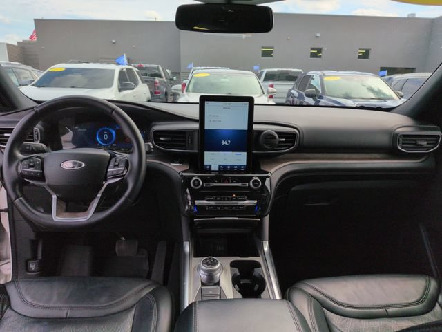 Certified 2023 Ford Explorer Platinum w/ Technology Package AWD/4WD image 29