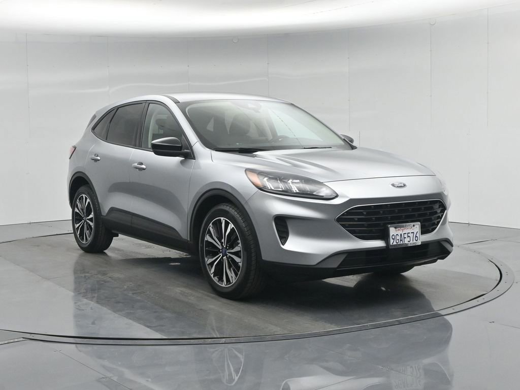 Certified 2022 Ford Escape SE w/ SE Sport Appearance Package image 8