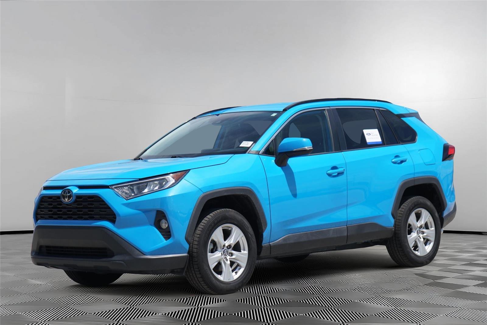 Used 2020 Toyota RAV4 XLE FWD image 8