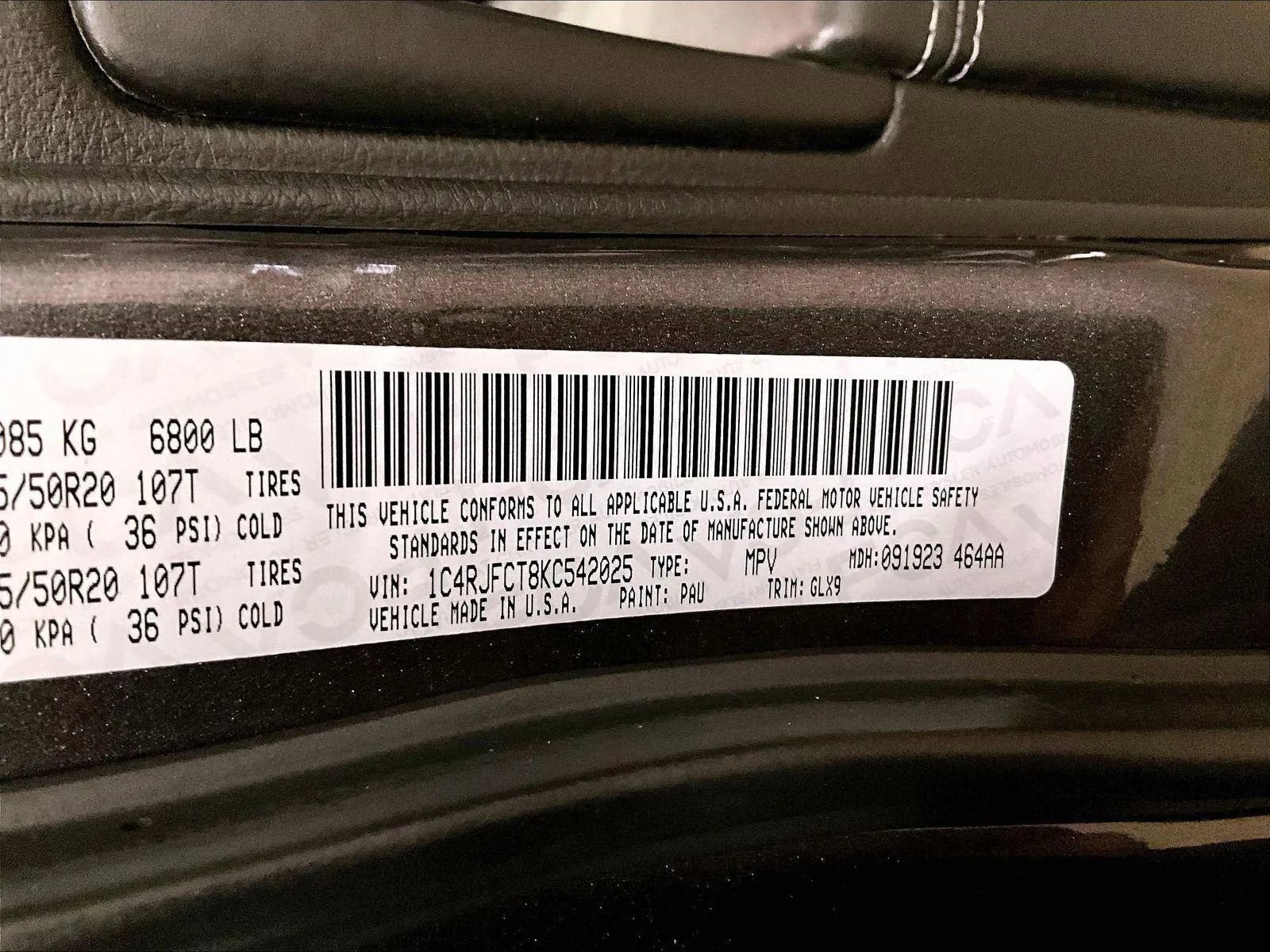 Used 2019 Jeep Grand Cherokee Overland AWD/4WD image 32
