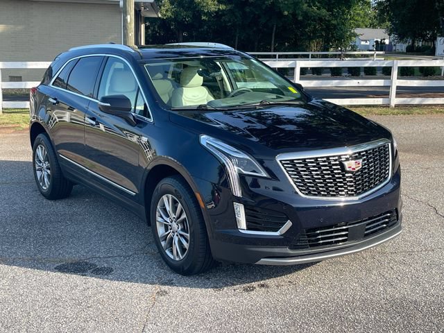 Used 2022 Cadillac XT5 Premium Luxury w/ Technology Package AWD/4WD image 3