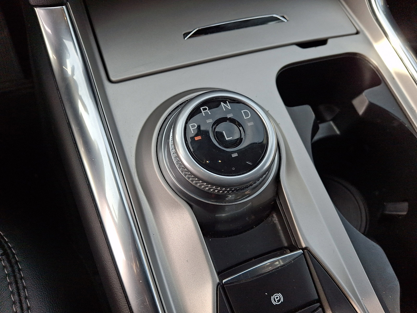 Certified 2022 Ford Explorer XLT w/ Equipment Group 202A image 15