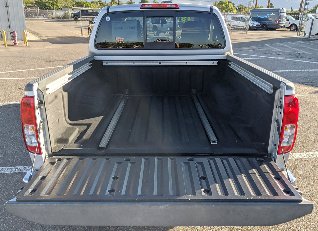 Used 2018 Nissan Frontier SV w/ Value Truck Package AWD/4WD image 18