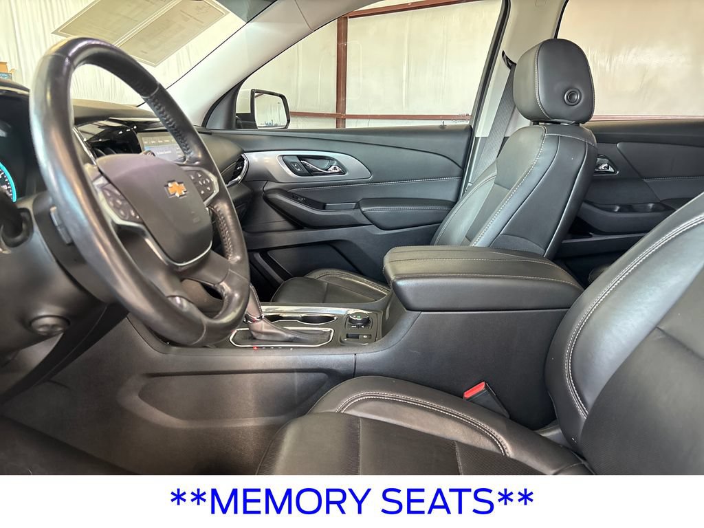 Used 2020 Chevrolet Traverse Premier FWD image 34
