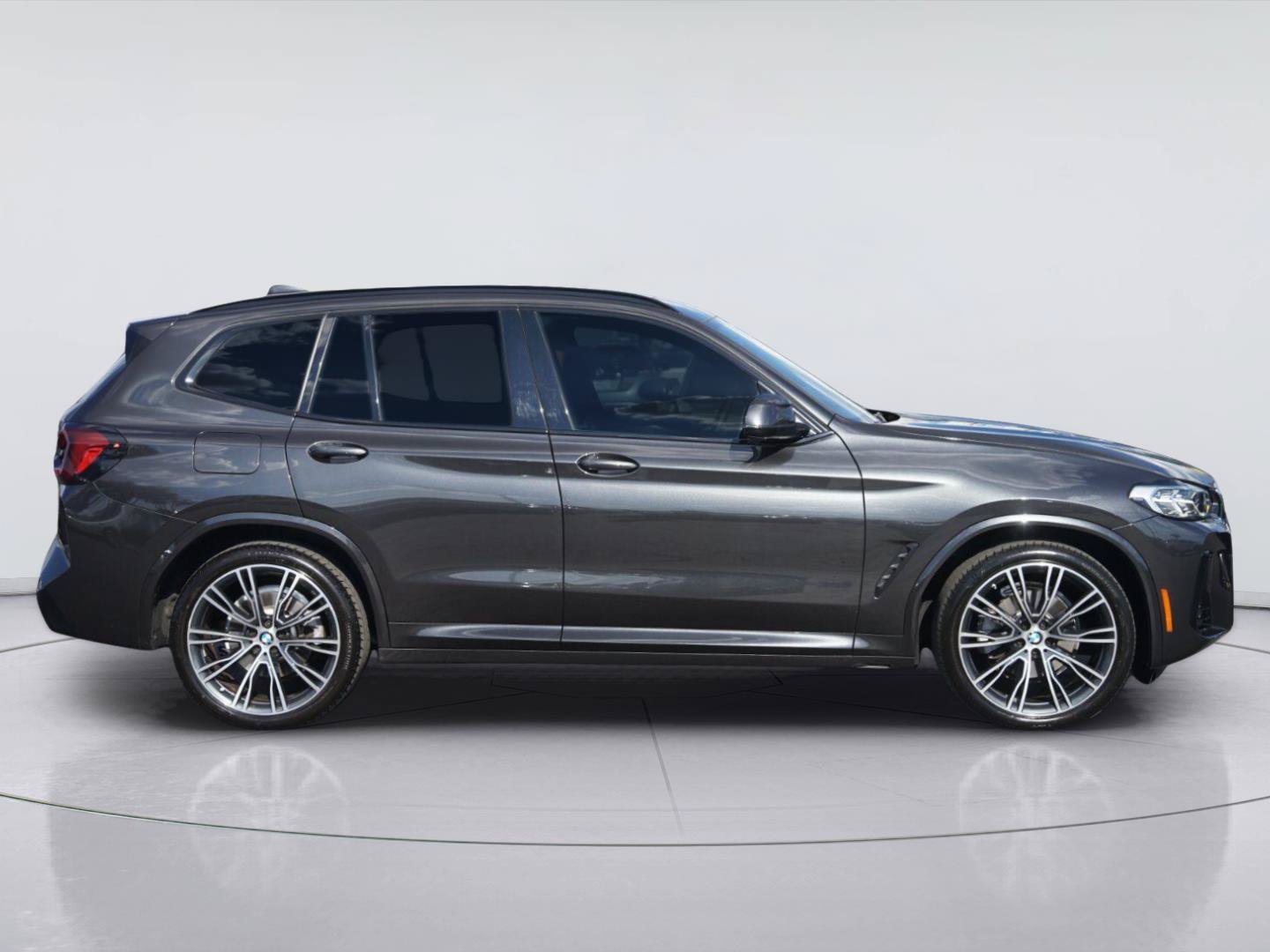 Used 2022 BMW X3 sDrive30i w/ M Sport Package 2 RWD image 5