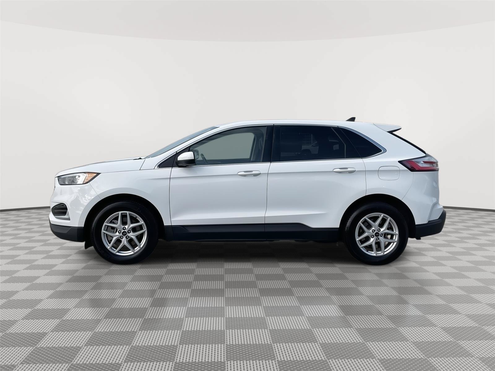 Certified 2024 Ford Edge SEL AWD/4WD image 2