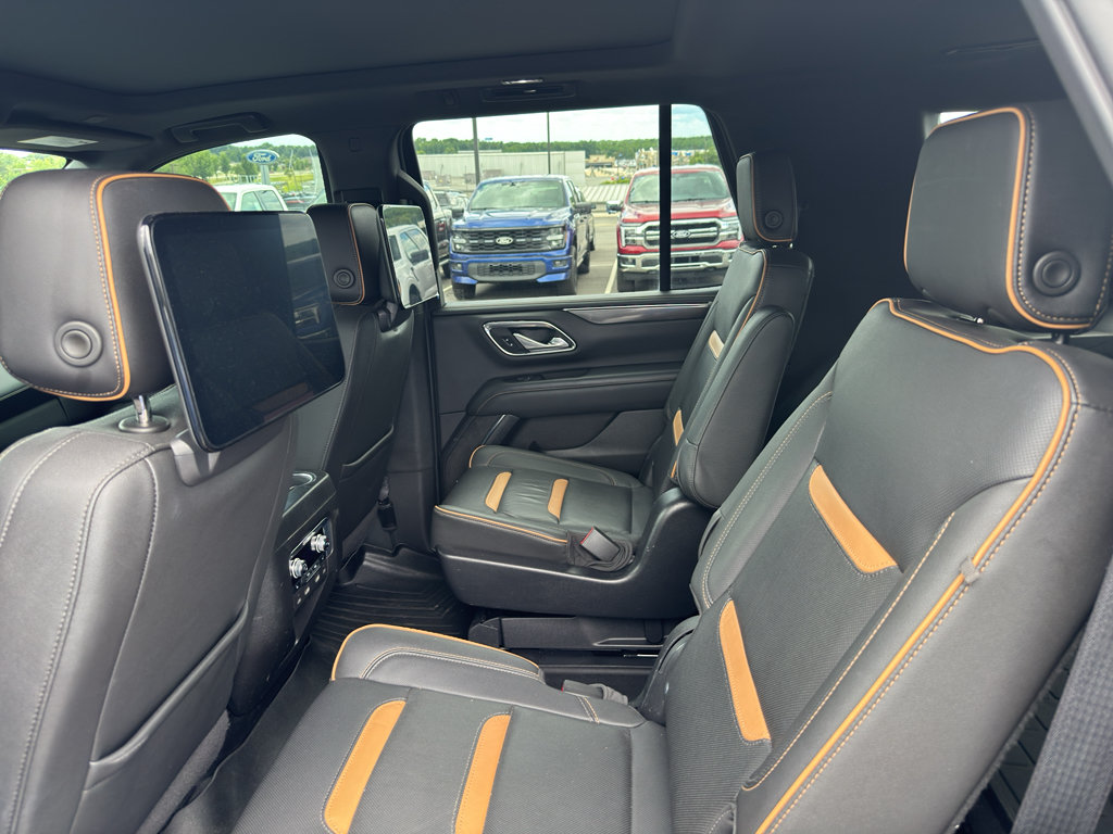 Used 2022 GMC Yukon AT4 w/ AT4 Premium Package AWD/4WD image 9