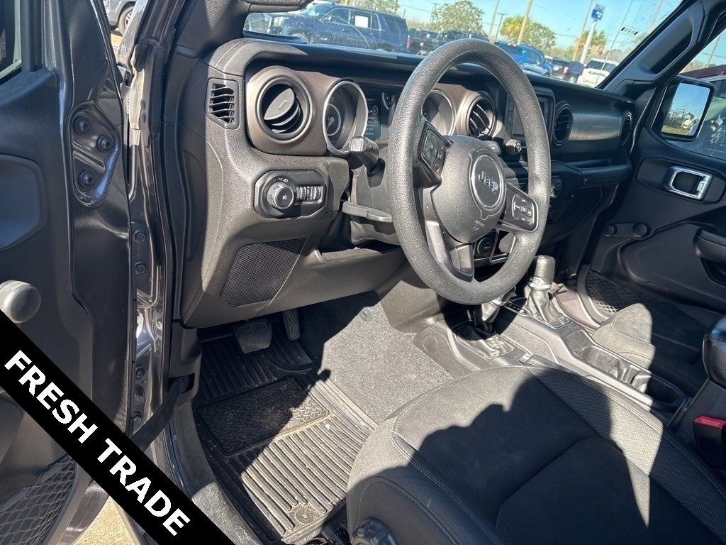 Used 2018 Jeep Wrangler Unlimited Sport image 11